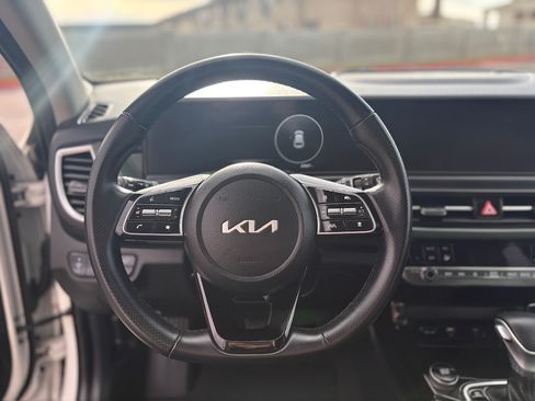 Used 2024 Kia Seltos SX image 16