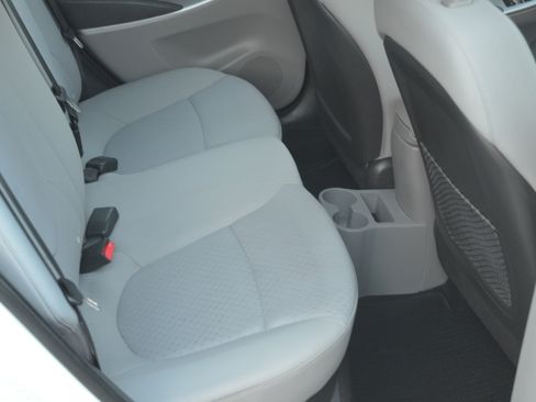 Used 2014 Hyundai Accent SE image 10