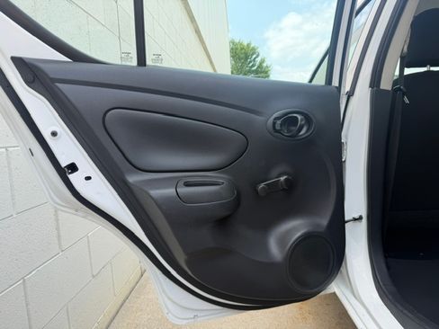 Used 2018 Nissan Versa S Plus FWD image 11
