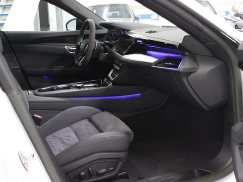 Used 2023 Audi e-tron GT Premium Plus image 48