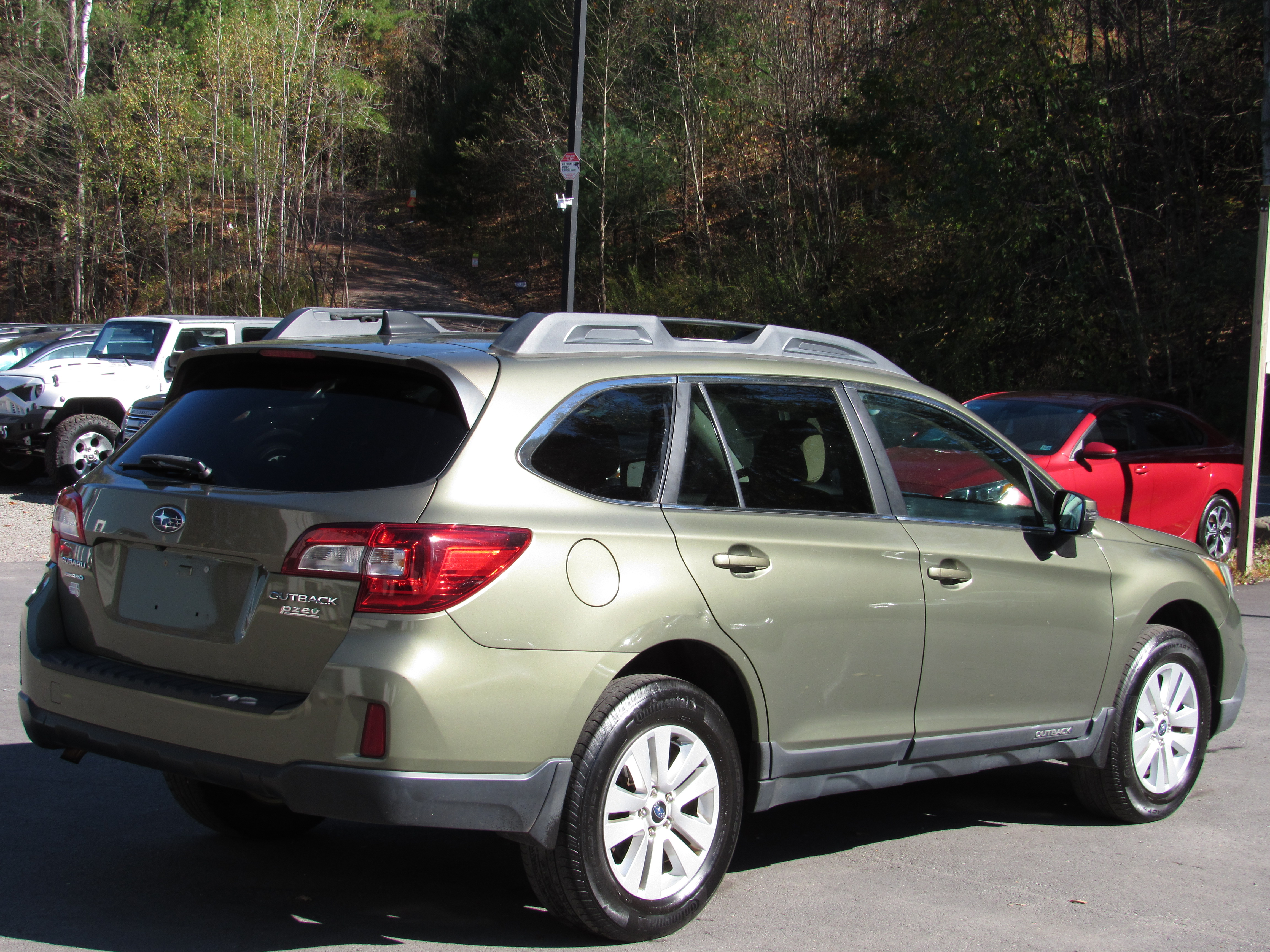 Used 2016 Subaru Outback 2.5i Premium AWD/4WD image 9