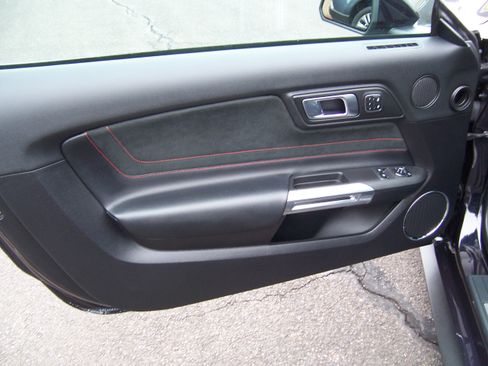 Used 2023 Ford Mustang GT Premium image 7