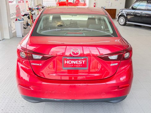 Used 2018 MAZDA MAZDA3 Sport Sedan FWD image 4