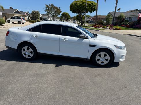 Used 2018 Ford Taurus Police Interceptor FWD image 2