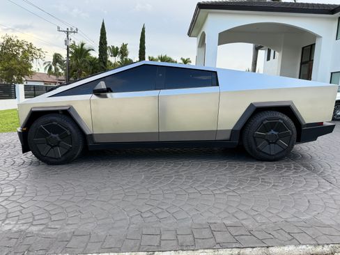 Used 2024 Tesla Cybertruck Cyberbeast image 5