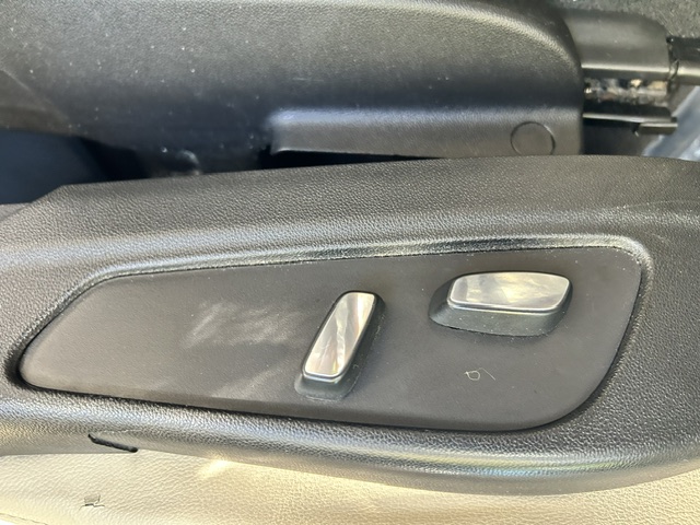 Used 2018 Cadillac XT5 FWD image 22