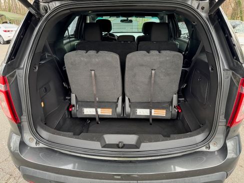 Used 2015 Ford Explorer XLT image 11