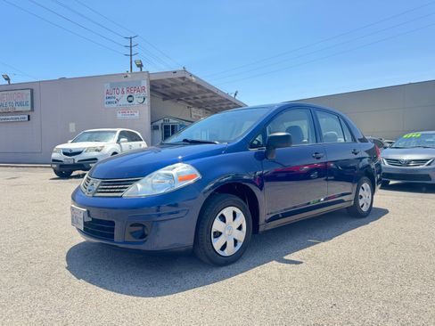 Used 2010 Nissan Versa Sedan FWD image 3