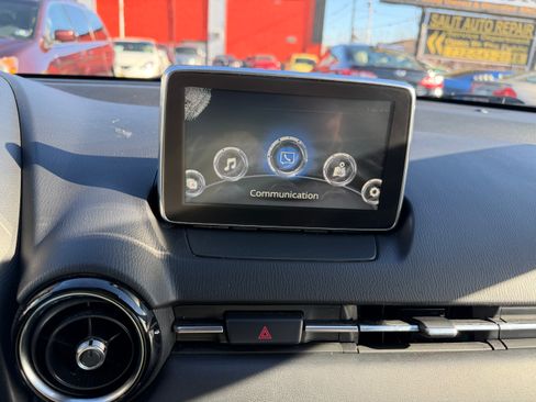 Used 2017 Toyota Yaris iA image 6