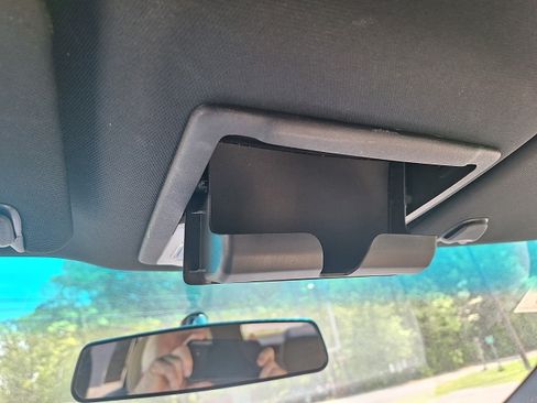 Used 2016 Ford Explorer image 11