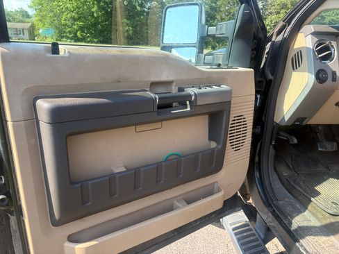 Used 2013 Ford F250 4x4 Crew Cab Super Duty image 9