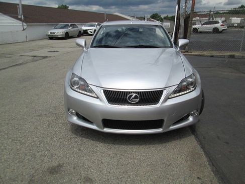 Used 2014 Lexus IS 250C image 2