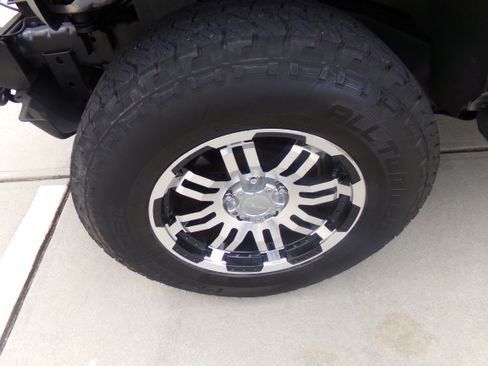 Used 2012 Jeep Wrangler Unlimited Sport image 17