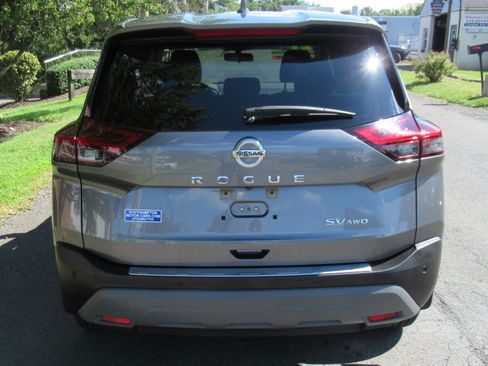 Used 2021 Nissan Rogue SV image 8