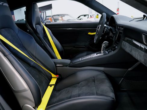 Used 2016 Porsche 911 GT3 RS RWD image 18