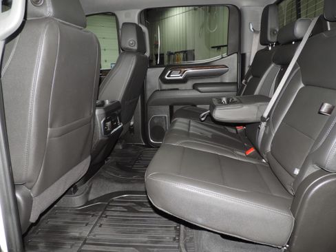 Used 2025 GMC Sierra 1500 Elevation image 40
