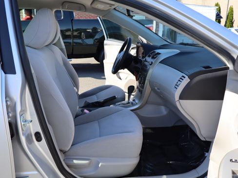 Used 2011 Toyota Corolla LE FWD image 14