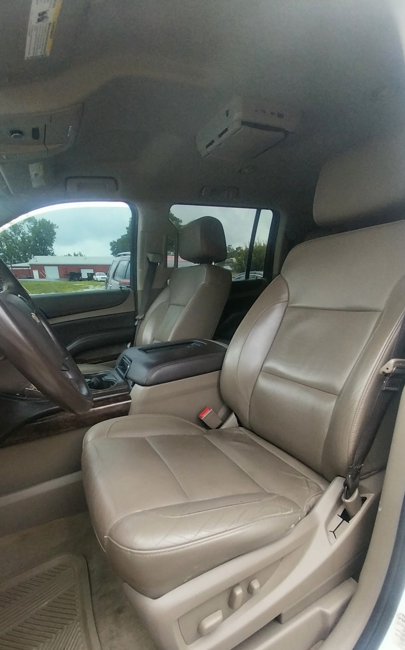 Used 2017 Chevrolet Suburban 2WD LT image 9