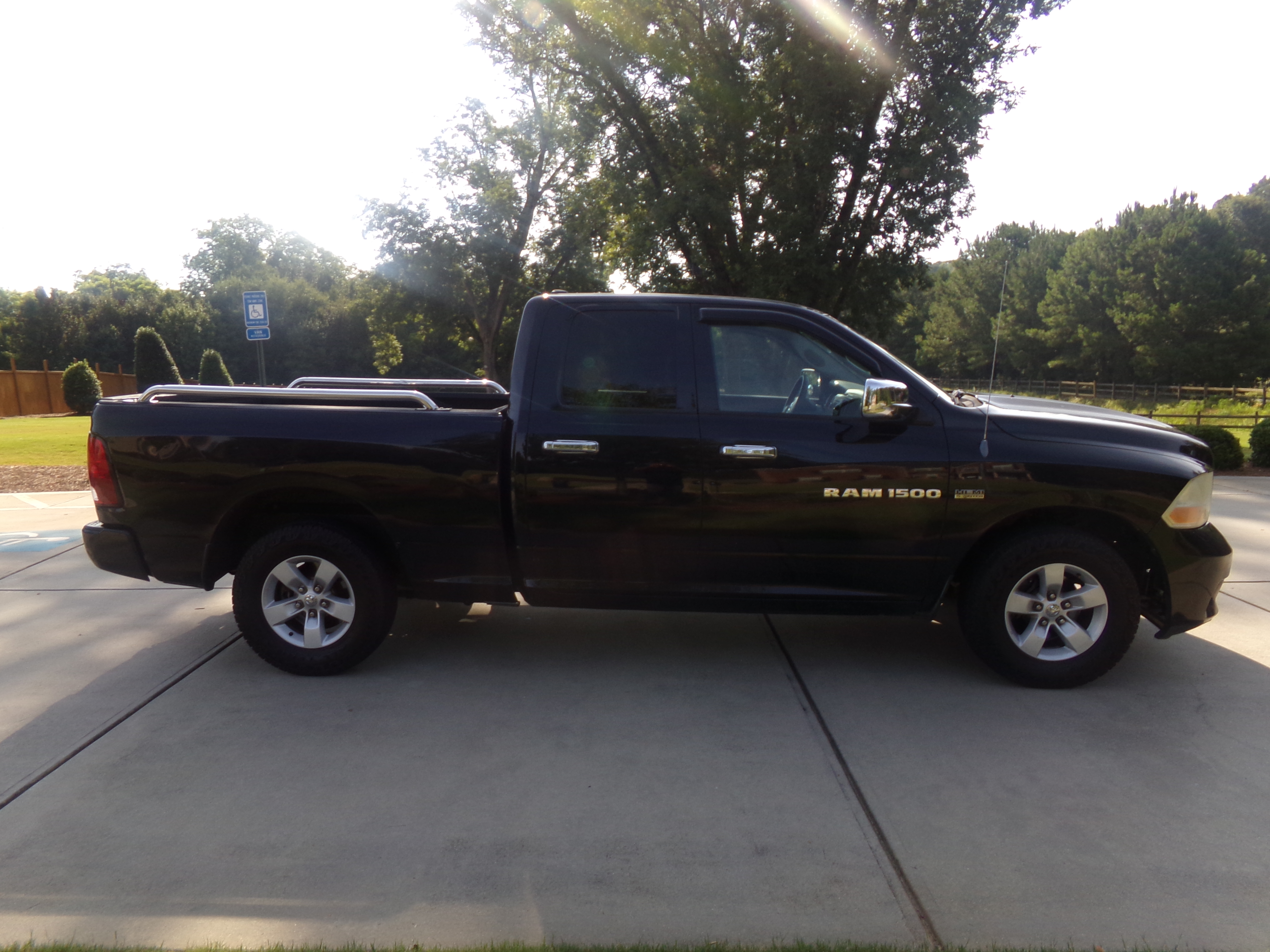 Used 2012 RAM 1500 2WD Quad Cab ST image 6