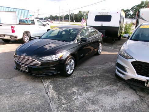 Used 2018 Ford Fusion S Hybrid FWD image 9