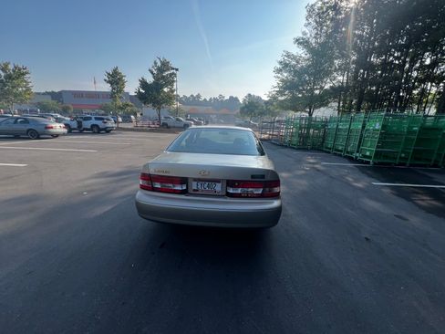 Used 2000 Lexus ES 300 FWD image 6