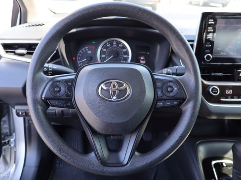 Used 2020 Toyota Corolla LE image 20