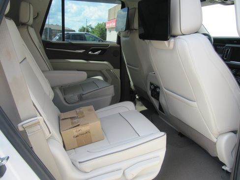 Used 2021 GMC Yukon 4WD Denali image 24