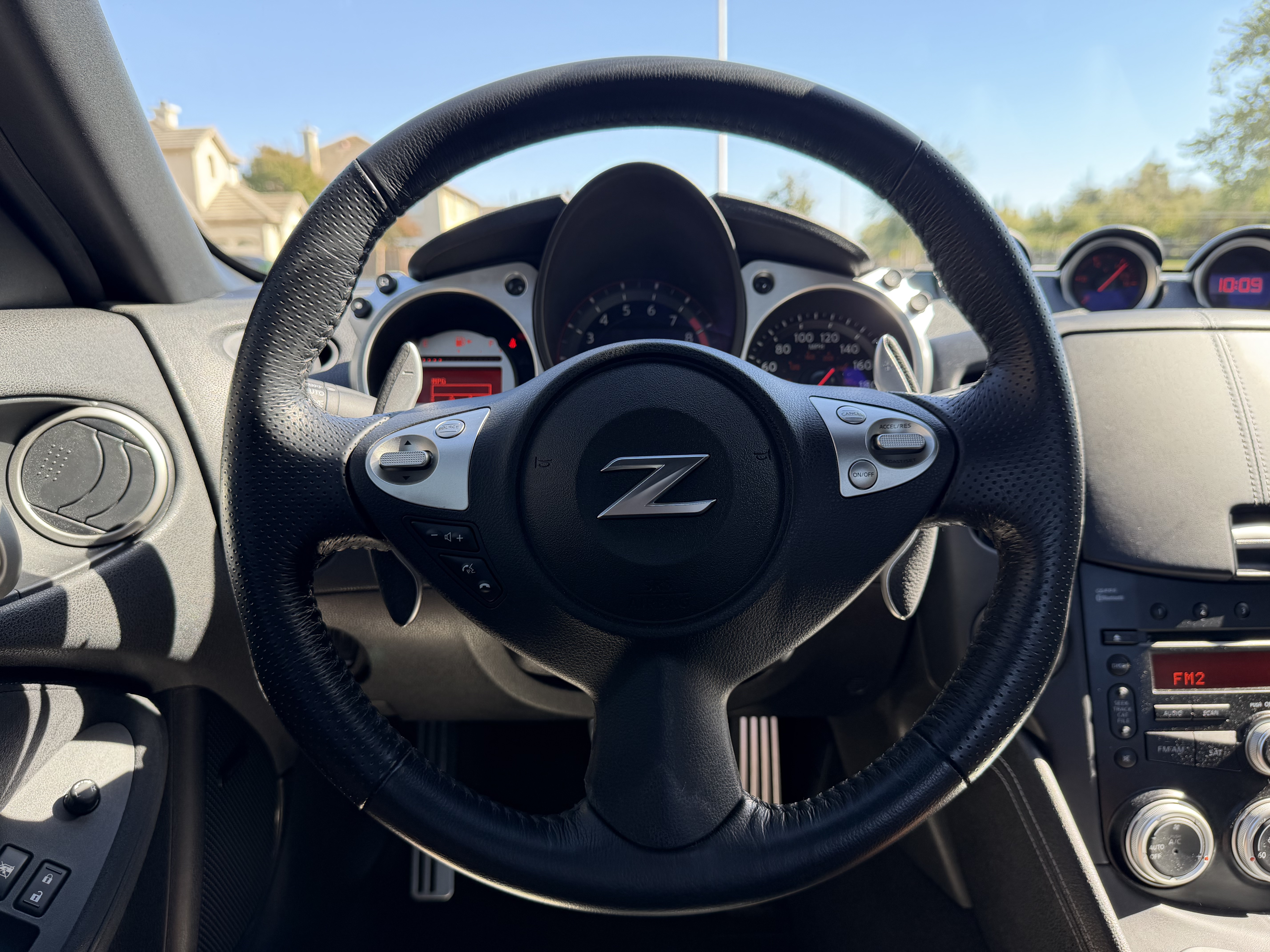 Used 2009 Nissan 370Z Coupe RWD image 9