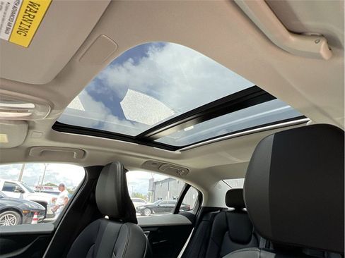 Used 2024 Volvo S60 B5 Core image 45