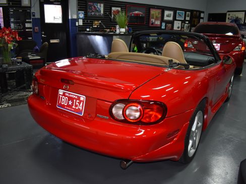 Used 2002 MAZDA MX-5 Miata UNAVAIL RWD image 5