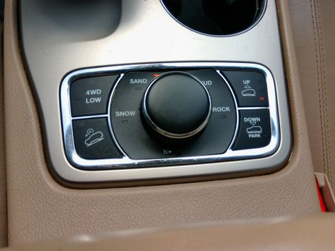 Used 2014 Jeep Grand Cherokee Overland image 65