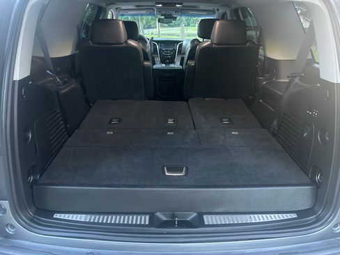 Used 2018 Cadillac Escalade 4WD Premium Luxury image 17