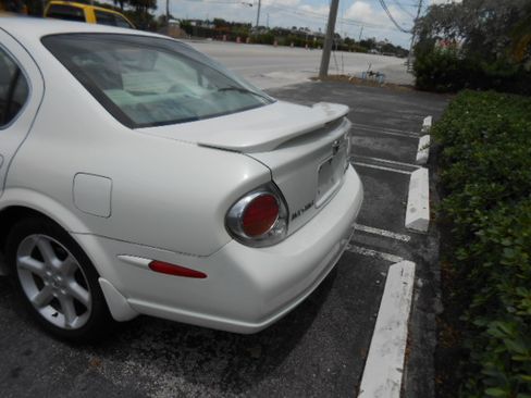 Used 2002 Nissan Maxima SE FWD image 4