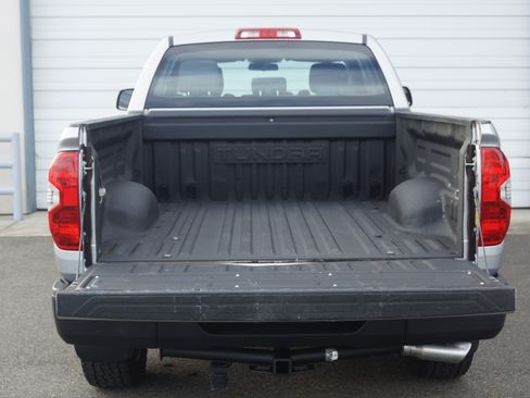 Used 2015 Toyota Tundra SR image 8