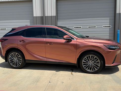 Used 2024 Lexus RX 350 AWD w/ Luxury Package image 6