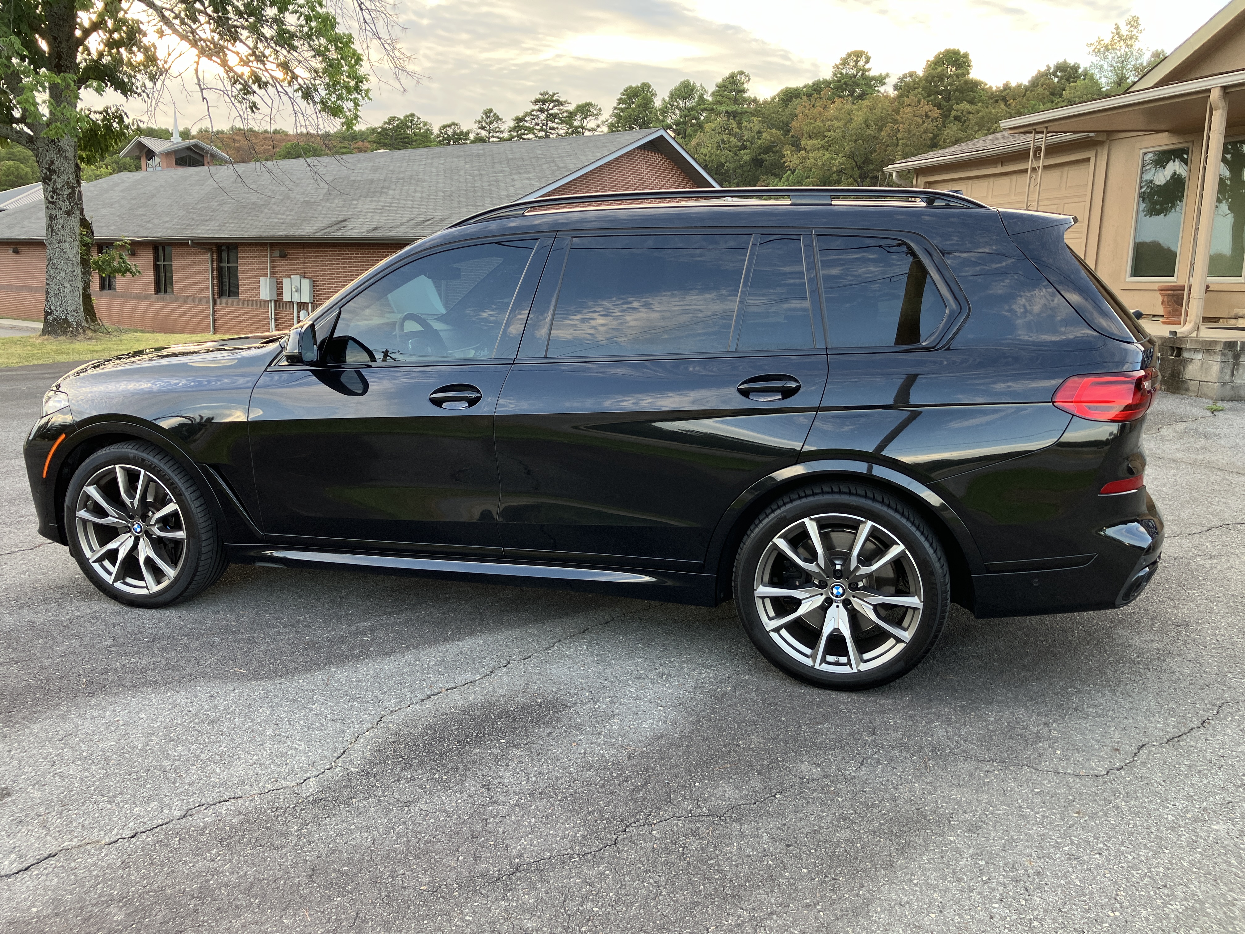 Used 2022 BMW X7 M50i AWD/4WD image 2