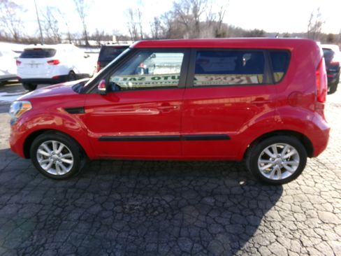 Used 2013 Kia Soul + image 2
