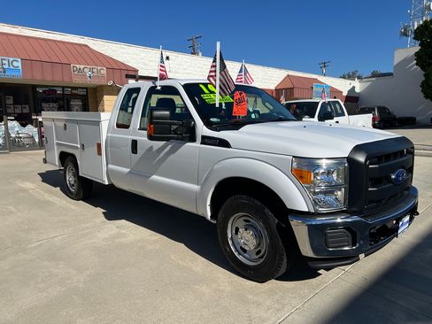 Used 2014 Ford F250 XL image 3
