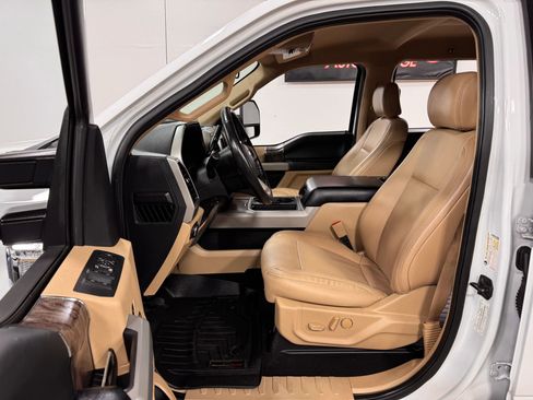 Used 2019 Ford F250 Lariat w/ Lariat Value Package image 13