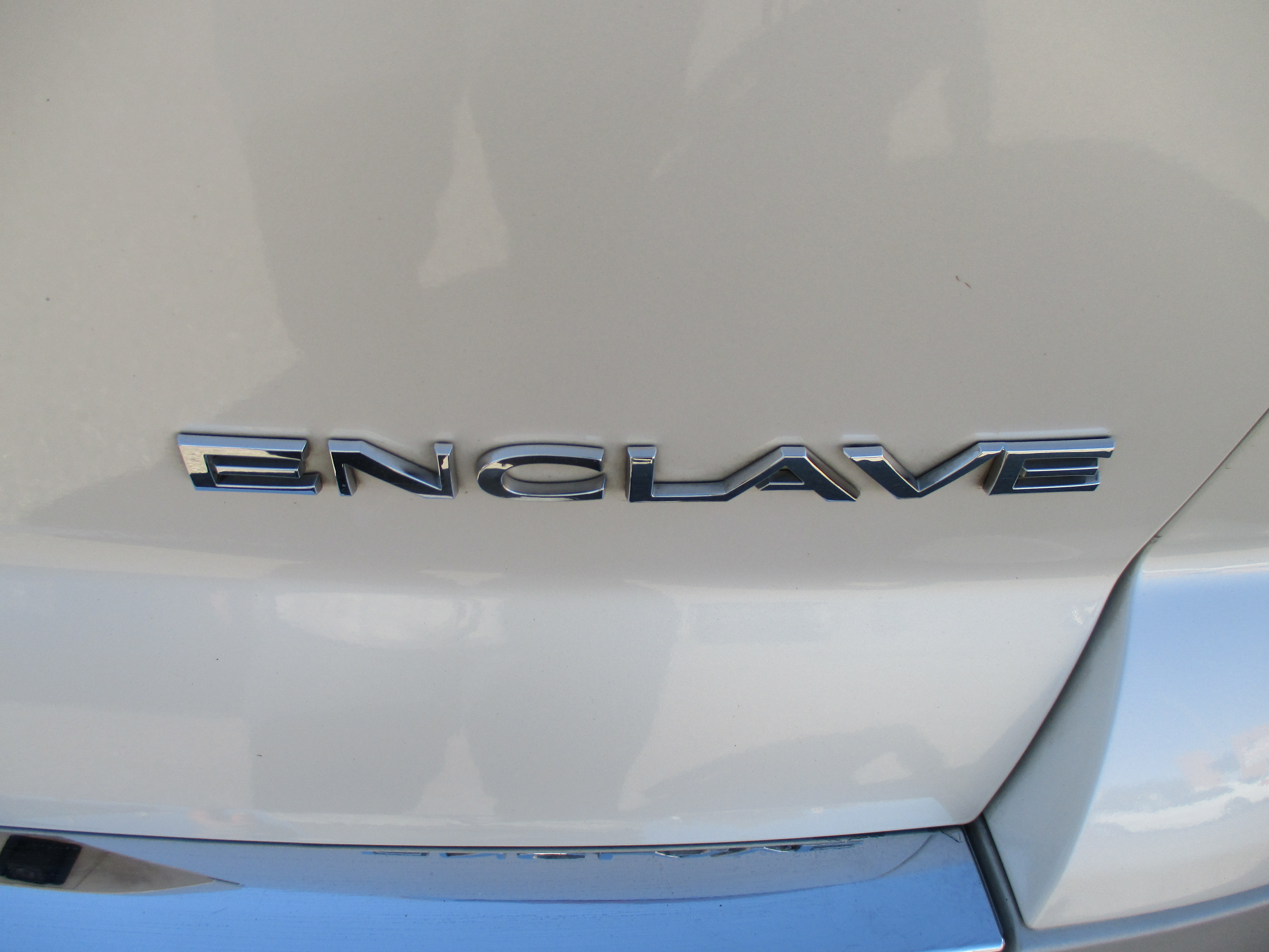 Used 2012 Buick Enclave Convenience Sport Utility 4D FWD image 12