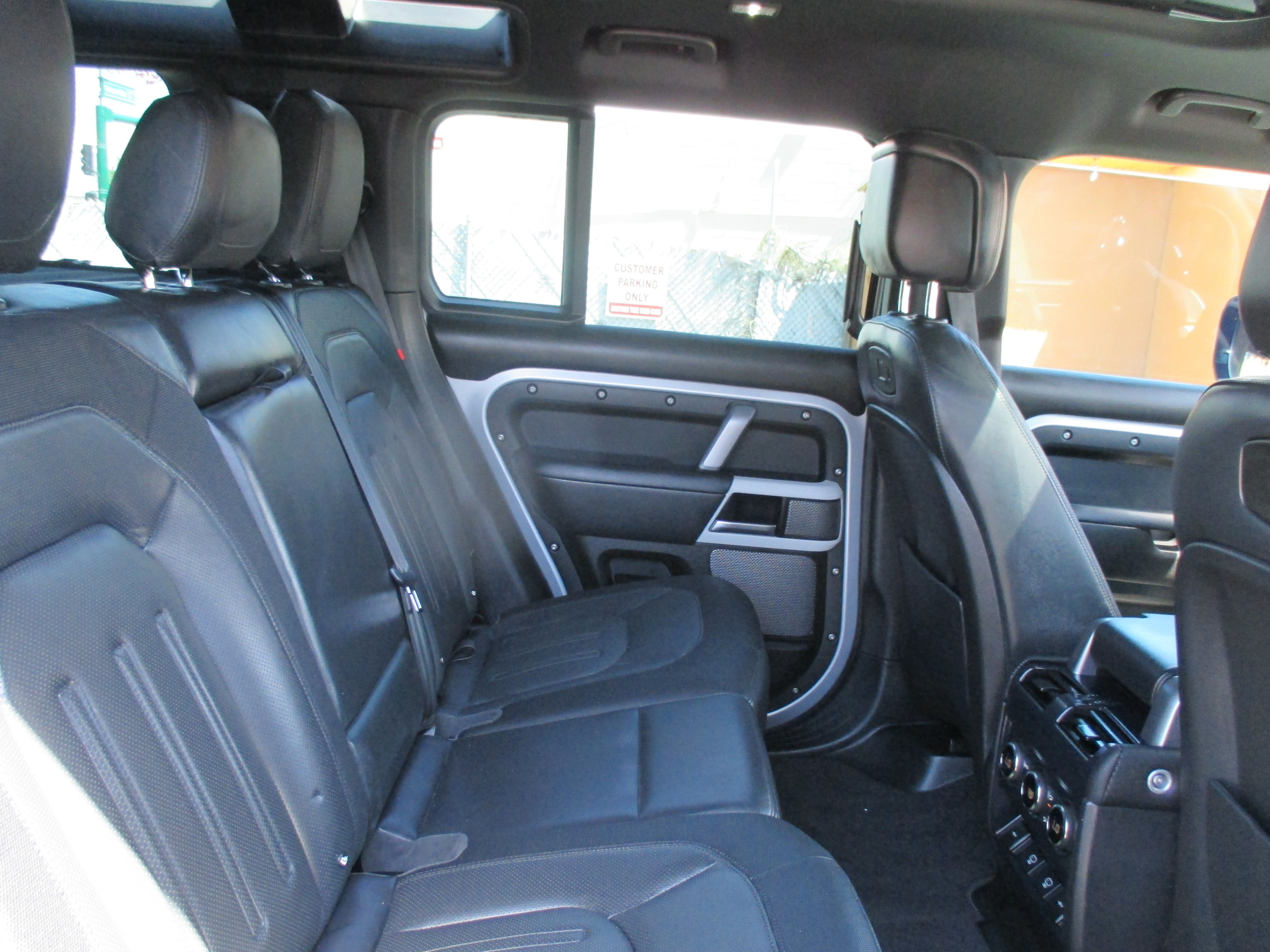 Used 2021 Land Rover Defender 110 X-Dynamic HSE AWD/4WD image 18