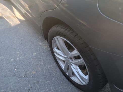 Used 2018 Chevrolet Equinox Premier image 5