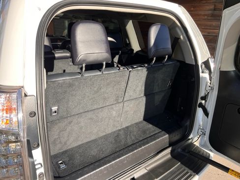 Used 2016 Lexus GX 460 Luxury image 19