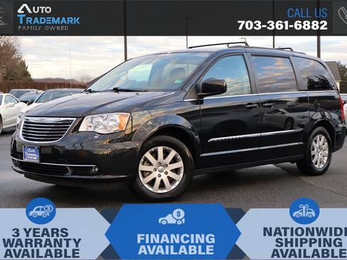 Used 2016 Chrysler Town & Country Touring image 1