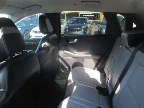 Used 2023 Ford Escape FWD Plug-In Hybrid image 11