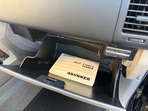 Used 2007 Toyota 4Runner Limited image 37