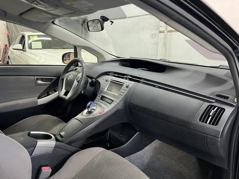 Used 2015 Toyota Prius Two image 18