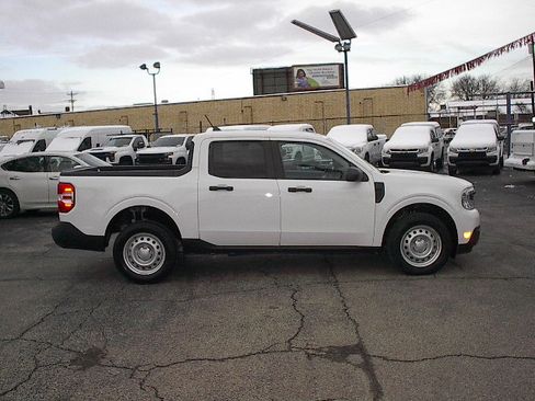 Used 2022 Ford Maverick XL image 3