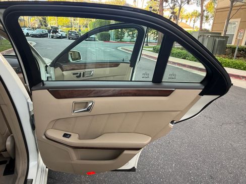 Used 2010 Mercedes-Benz E 350 image 9