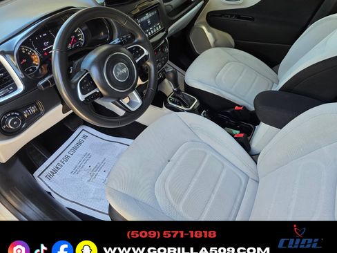 Used 2018 Jeep Renegade 4WD Latitude image 14